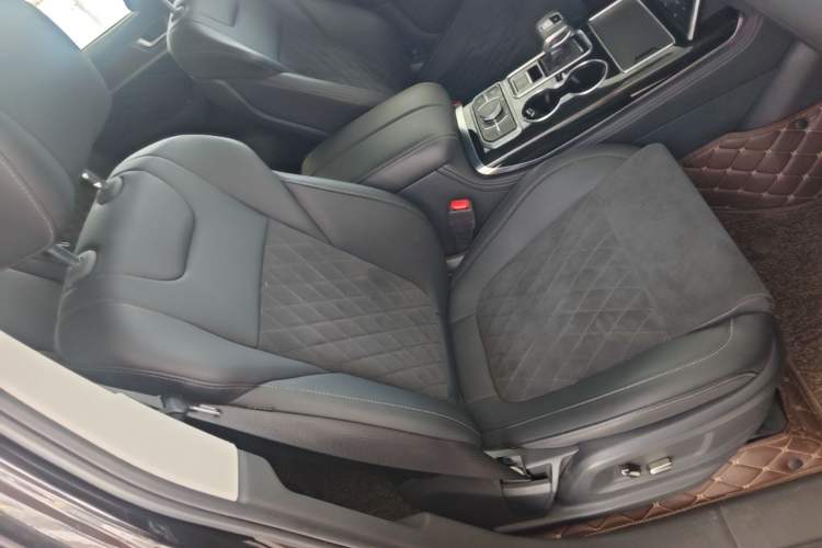 Used Hongqi HS7 2021 2.0T DCT Two-Wheel Drive Smart Connect Flagship Edition Right Front Seat
