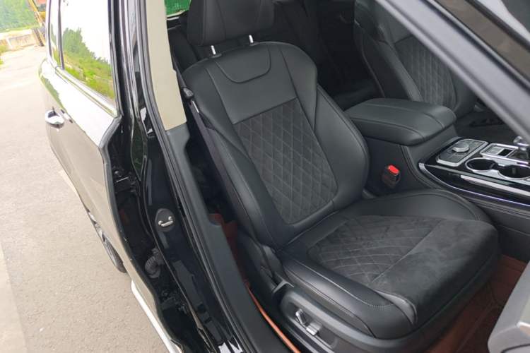 Used Hongqi HS7 2021 2.0T DCT Two-Wheel Drive Smart Connect Flagship Edition Right Front Seat