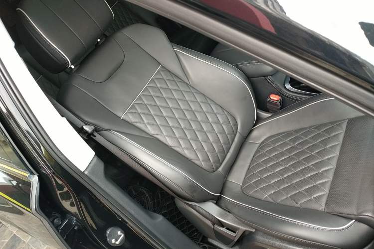 Used Hongqi HS7 2021 3.0T Automatic All-Wheel Drive Smart Connect Flagship Edition Right Front Seat