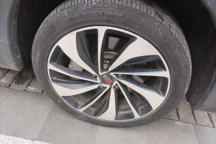 Used Hongqi HS7 2021 2.0T DCT Two-Wheel Drive Smart Connect Flagship Edition Right Front Wheel Hub