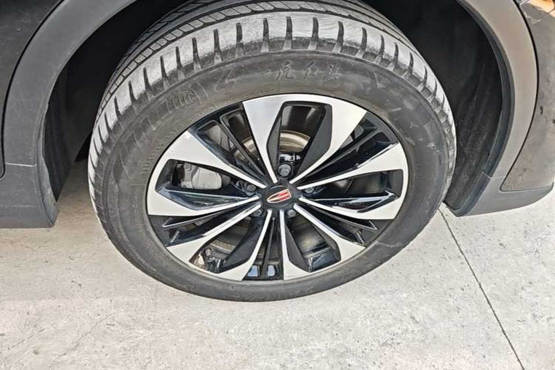 Used Hongqi HS7 2021 3.0T Automatic All-Wheel Drive Smart Connect Flagship Edition Right Front Wheel Hub