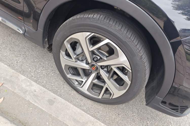 Used Hongqi HS7 2021 3.0T Automatic All-Wheel Drive Smart Connect Flagship Edition Right Front Wheel Hub