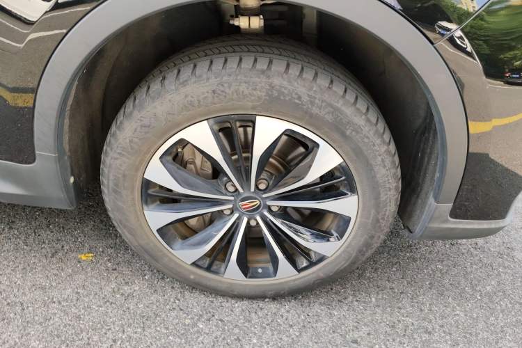 Used Hongqi HS7 2021 2.0T DCT Two-Wheel Drive Smart Connect Flagship Edition Right Front Wheel Hub