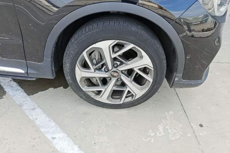Used Hongqi HS7 2021 3.0T Automatic All-Wheel Drive Smart Connect Flagship Edition Right Front Wheel Hub