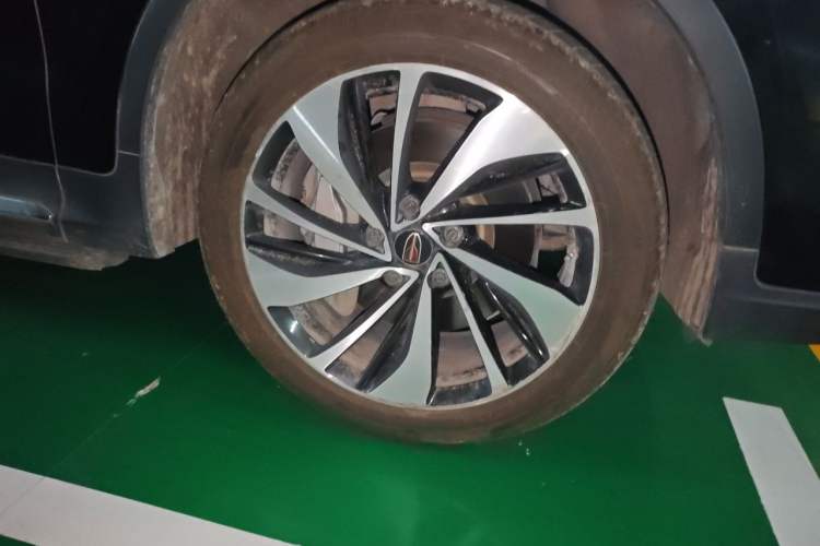 Used Hongqi HS7 2021 2.0T DCT Two-Wheel Drive Smart Connect Flagship Edition Right Front Wheel Hub