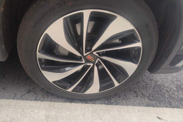 Used Hongqi HS7 2021 2.0T DCT Two-Wheel Drive Smart Connect Flagship Edition Right Front Wheel Hub