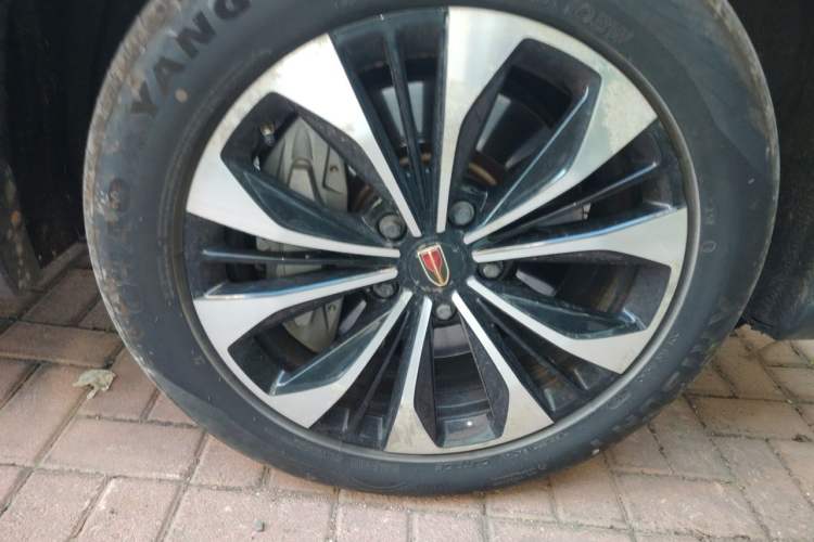 Used Hongqi HS7 2021 3.0T Automatic All-Wheel Drive Smart Connect Flagship Edition Right Front Wheel Hub