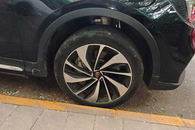 Used Hongqi HS7 2021 3.0T Automatic All-Wheel Drive Smart Connect Flagship Edition Right Front Wheel Hub