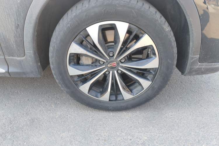 Used Hongqi HS7 2021 2.0T DCT Two-Wheel Drive Smart Connect Flagship Edition Right Front Wheel Hub