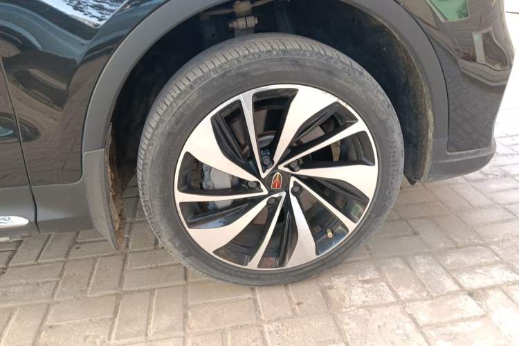 Used Hongqi HS7 2021 2.0T DCT Two-Wheel Drive Smart Connect Flagship Edition Right Front Wheel Hub