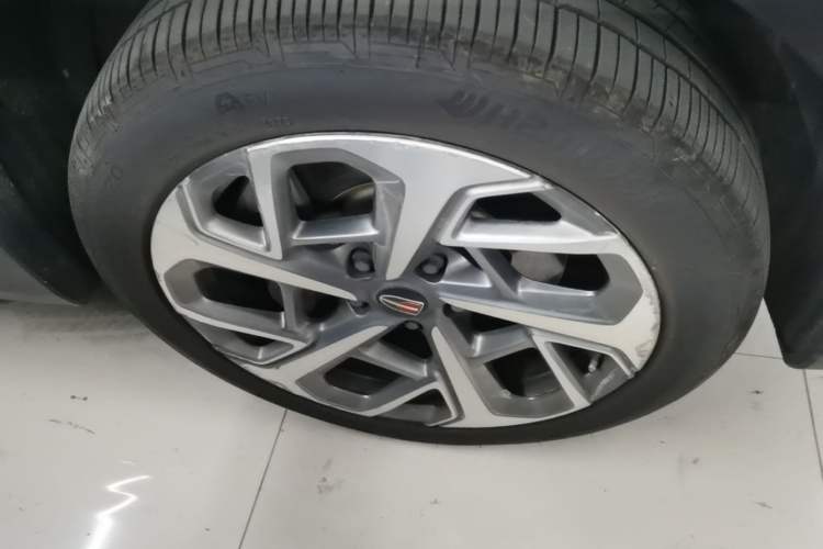 Used Hongqi HS7 2021 2.0T DCT Two-Wheel Drive Smart Connect Flagship Edition Right Front Wheel Hub