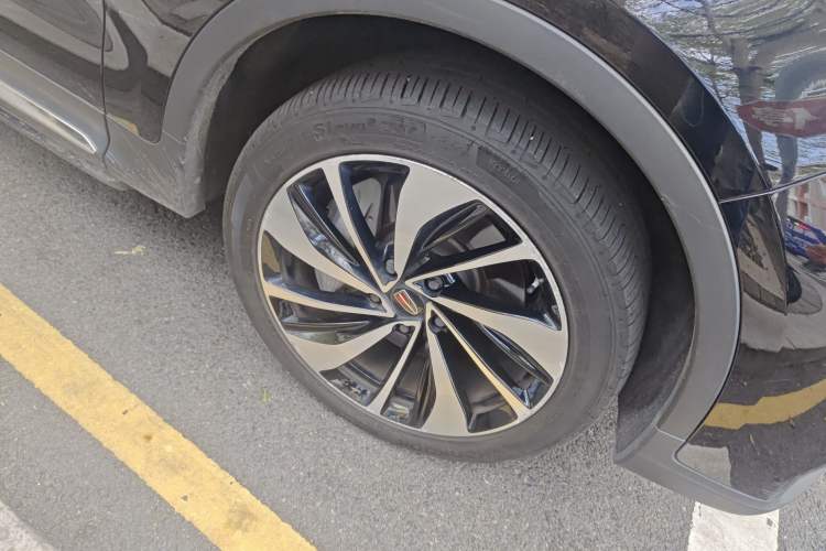 Used Hongqi HS7 2021 3.0T Automatic All-Wheel Drive Smart Connect Flagship Edition Right Front Wheel Hub