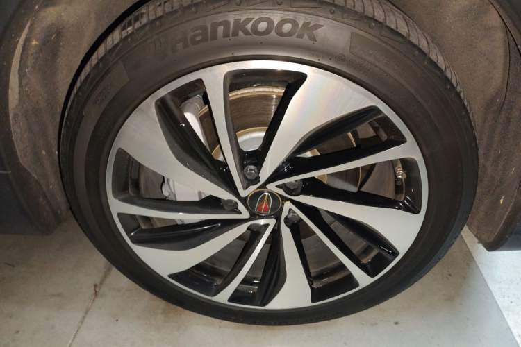Used Hongqi HS7 2021 3.0T Automatic All-Wheel Drive Smart Connect Flagship Edition Right Front Wheel Hub