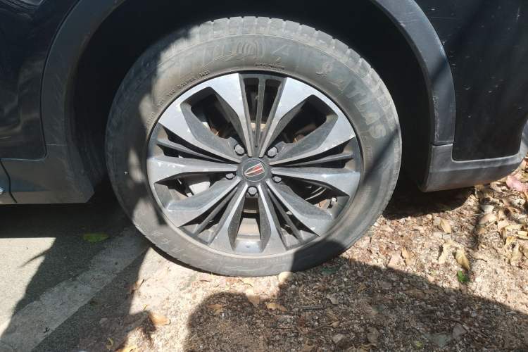Used Hongqi HS7 2021 2.0T DCT Two-Wheel Drive Smart Connect Flagship Edition Right Front Wheel Hub