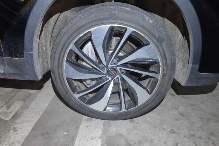 Used Hongqi HS7 2021 2.0T DCT Two-Wheel Drive Smart Connect Flagship Edition Right Front Wheel Hub