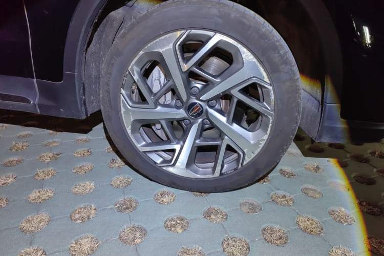 Used Hongqi HS7 2021 3.0T Automatic All-Wheel Drive Smart Connect Flagship Edition Right Front Wheel Hub