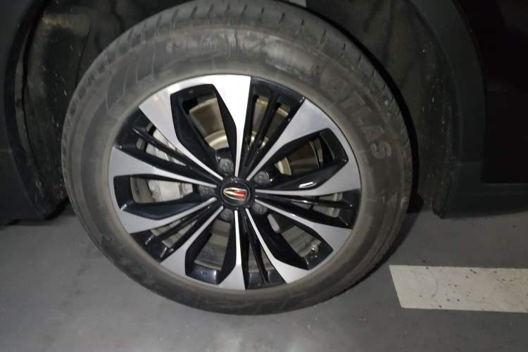Used Hongqi HS7 2021 3.0T Automatic All-Wheel Drive Smart Connect Flagship Edition Right Front Wheel Hub