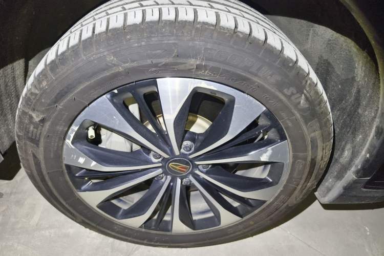 Used Hongqi HS7 2021 2.0T DCT Two-Wheel Drive Smart Connect Flagship Edition Right Front Wheel Hub