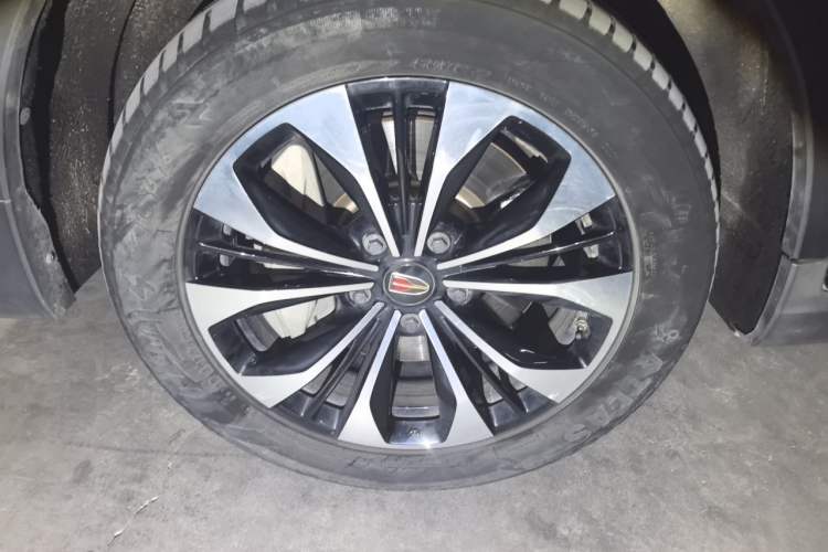 Used Hongqi HS7 2021 3.0T Automatic All-Wheel Drive Smart Connect Flagship Edition Right Front Wheel Hub