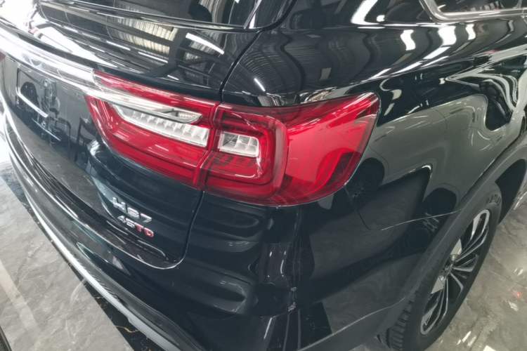Used Hongqi HS7 2021 2.0T DCT Two-Wheel Drive Smart Connect Flagship Edition Right Rear Taillight