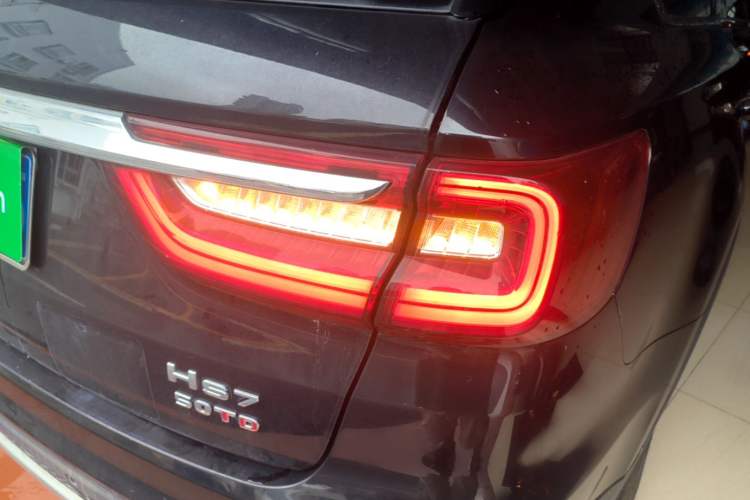 Used Hongqi HS7 2021 3.0T Automatic All-Wheel Drive Smart Connect Flagship Edition Right Rear Taillight