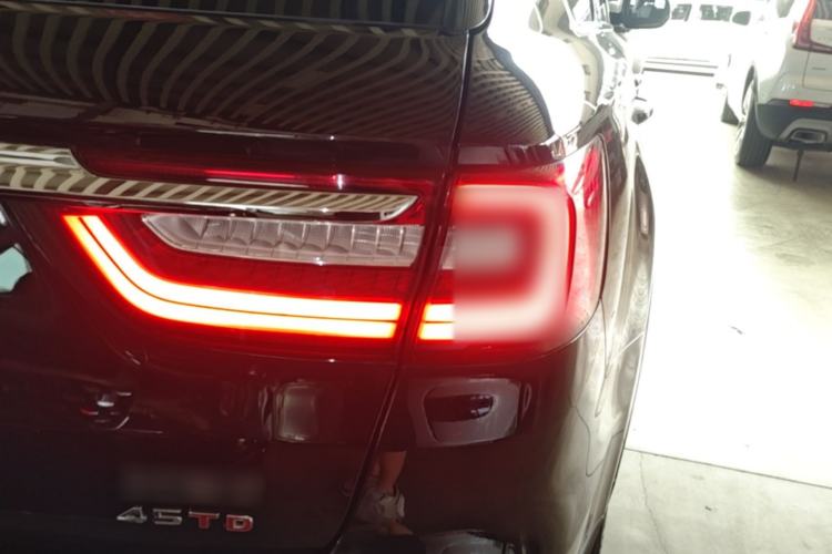 Used Hongqi HS7 2021 2.0T DCT Two-Wheel Drive Smart Connect Flagship Edition Right Rear Taillight