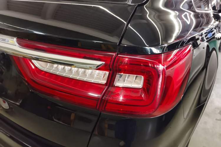 Used Hongqi HS7 2021 3.0T Automatic All-Wheel Drive Smart Connect Flagship Edition Right Rear Taillight