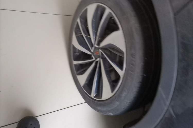 Used Hongqi HS7 2021 2.0T DCT Two-Wheel Drive Smart Connect Flagship Edition Right Rear Wheel Hub