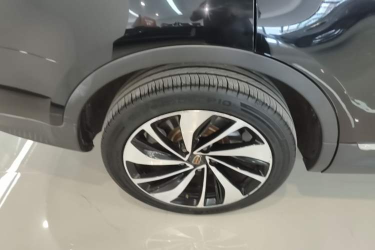 Used Hongqi HS7 2021 2.0T DCT Two-Wheel Drive Smart Connect Flagship Edition Right Rear Wheel Hub