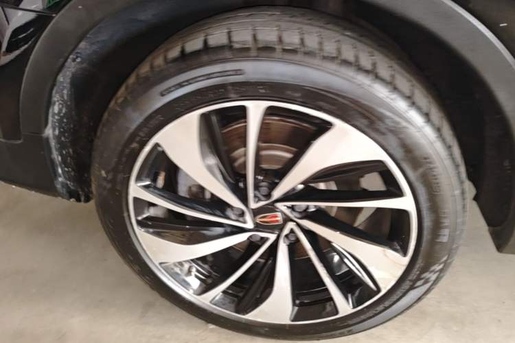 Used Hongqi HS7 2021 2.0T DCT Two-Wheel Drive Smart Connect Flagship Edition Right Rear Wheel Hub