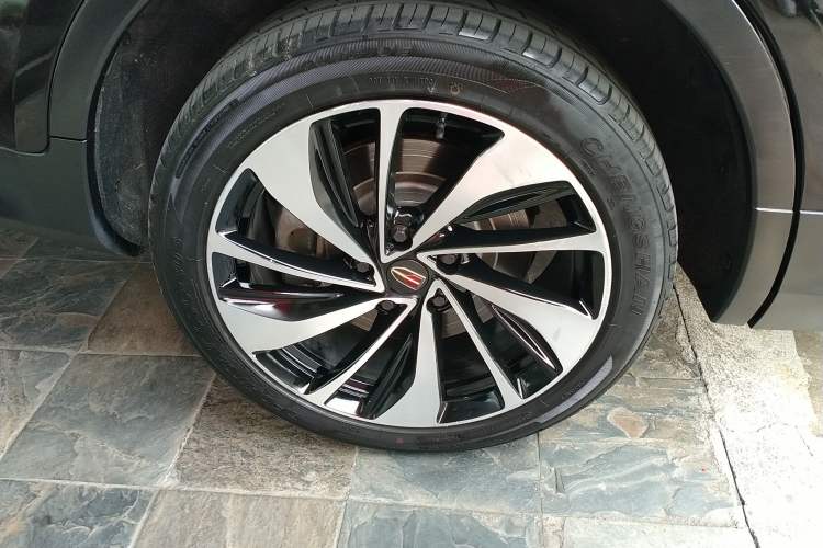 Used Hongqi HS7 2021 3.0T Automatic All-Wheel Drive Smart Connect Flagship Edition Right Rear Wheel Hub