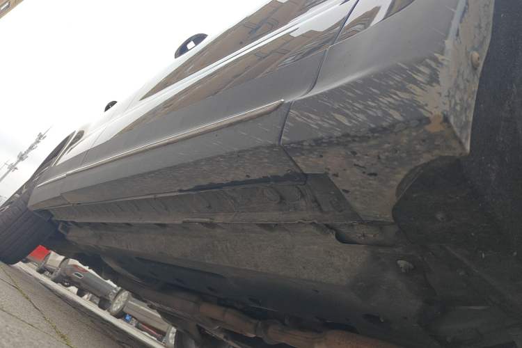 Used Hongqi HS7 2021 2.0T DCT Two-Wheel Drive Smart Connect Flagship Edition Right Side Sill