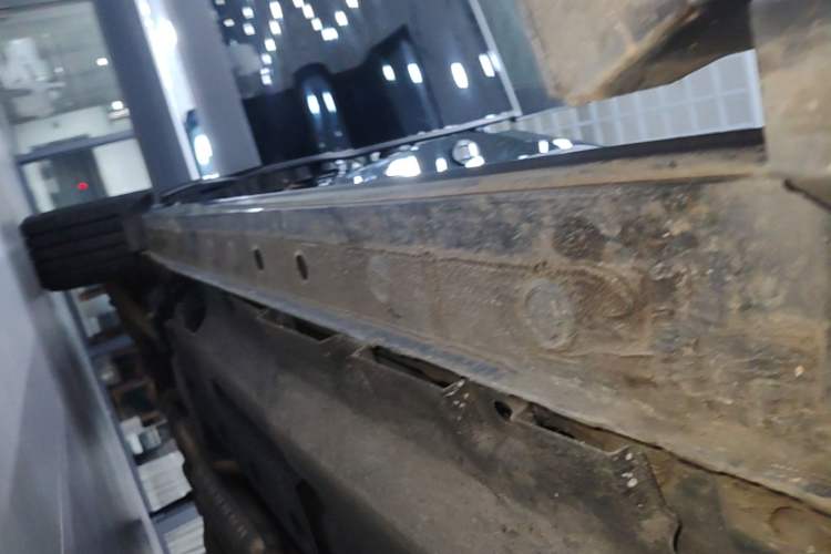 Used Hongqi HS7 2021 2.0T DCT Two-Wheel Drive Smart Connect Flagship Edition Right Side Sill