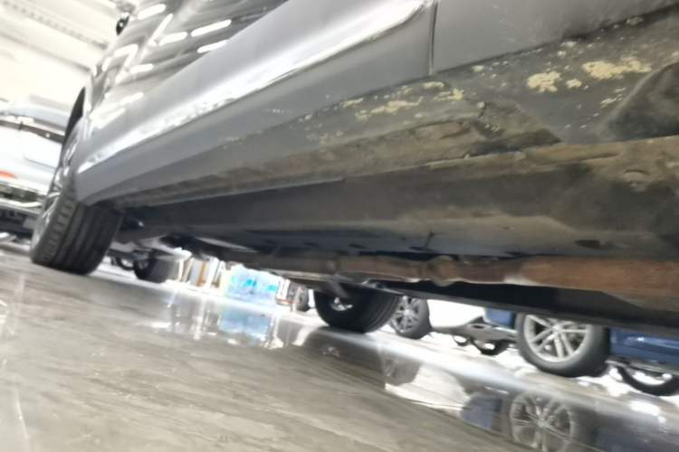 Used Hongqi HS7 2021 2.0T DCT Two-Wheel Drive Smart Connect Flagship Edition Right Side Sill