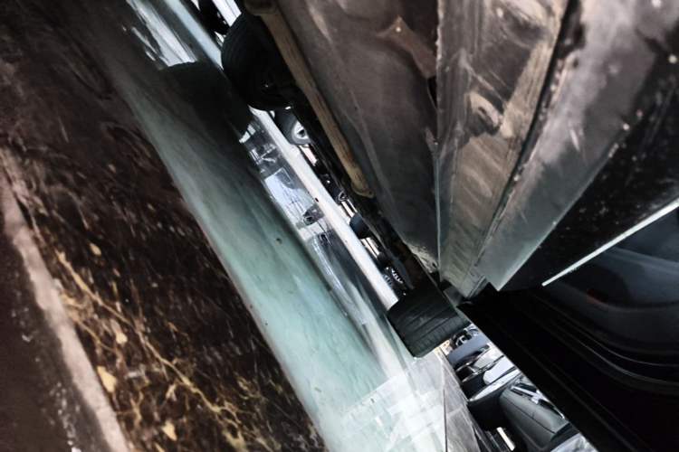 Used Hongqi HS7 2021 2.0T DCT Two-Wheel Drive Smart Connect Flagship Edition Right Side Sill