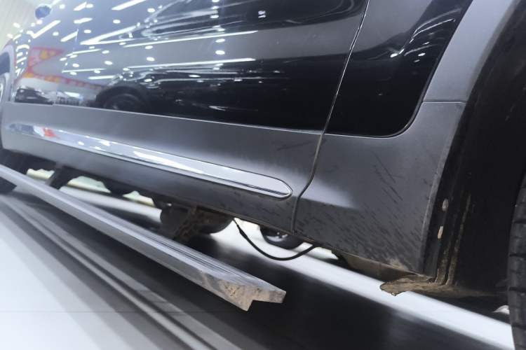Used Hongqi HS7 2021 3.0T Automatic All-Wheel Drive Smart Connect Flagship Edition Right Side Sill