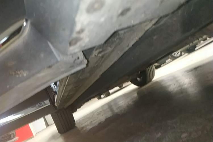 Used Hongqi HS7 2021 3.0T Automatic All-Wheel Drive ZhiLian Flagship Edition Right Side Sill