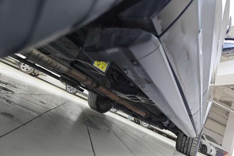 Used Hongqi HS7 2021 2.0T DCT Two-Wheel Drive Smart Connect Flagship Edition Right Side Sill