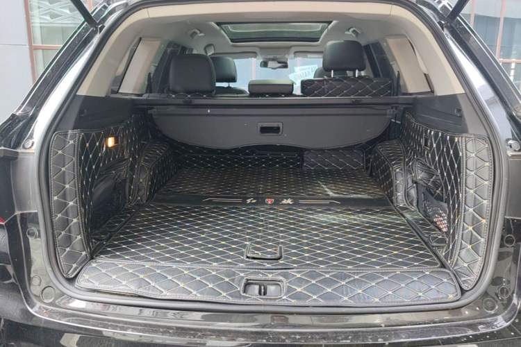 Used Hongqi HS7 2021 2.0T DCT Two-Wheel Drive Smart Connect Flagship Edition Trunk