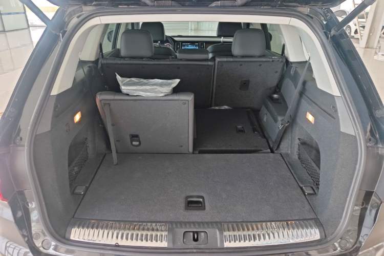 Used Hongqi HS7 2021 2.0T DCT Two-Wheel Drive Smart Connect Flagship Edition Trunk