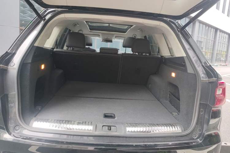 Used Hongqi HS7 2021 2.0T DCT Two-Wheel Drive Smart Connect Flagship Edition Trunk
