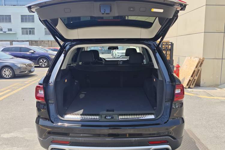Used Hongqi HS7 2021 2.0T DCT Two-Wheel Drive Smart Connect Flagship Edition Trunk