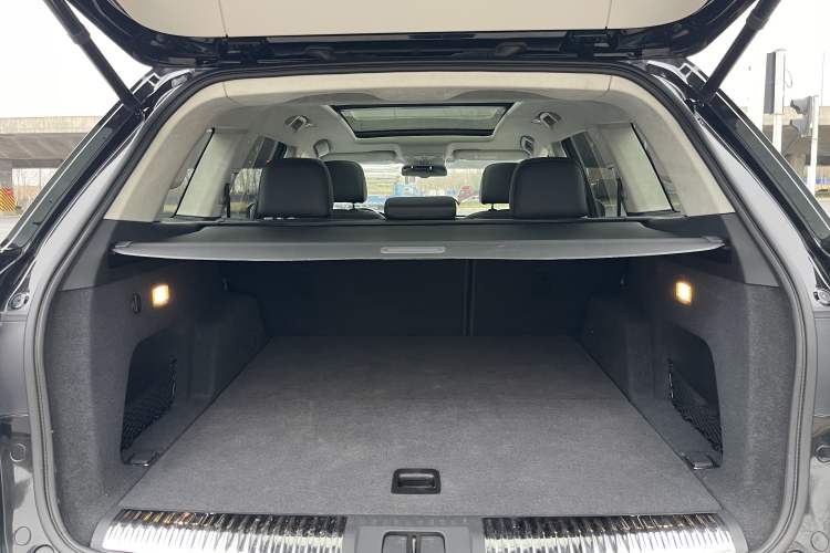 Used Hongqi HS7 2021 3.0T Automatic All-Wheel Drive Smart Connect Flagship Edition Trunk