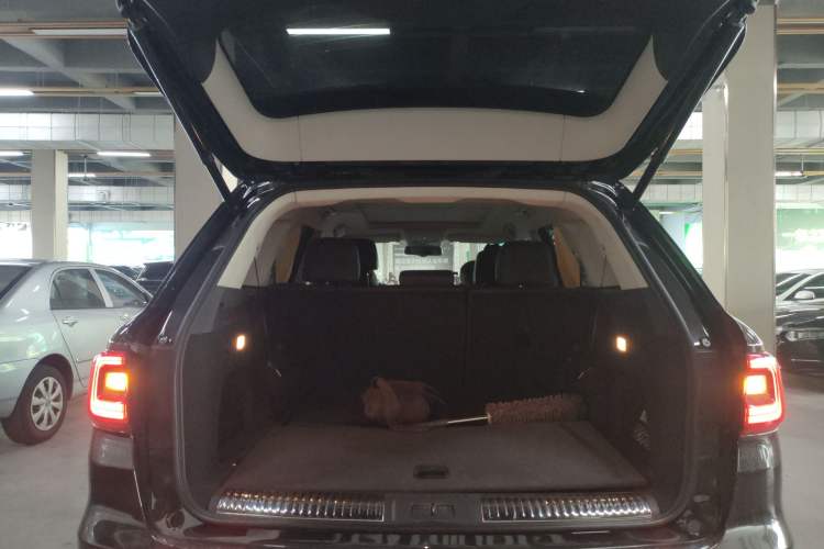 Used Hongqi HS7 2021 2.0T DCT Two-Wheel Drive Smart Connect Flagship Edition Trunk