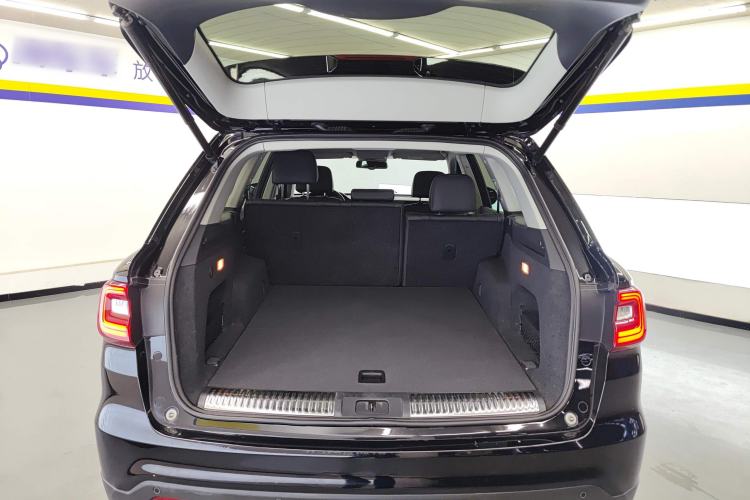Used Hongqi HS7 2021 2.0T DCT Two-Wheel Drive Smart Connect Flagship Edition Trunk