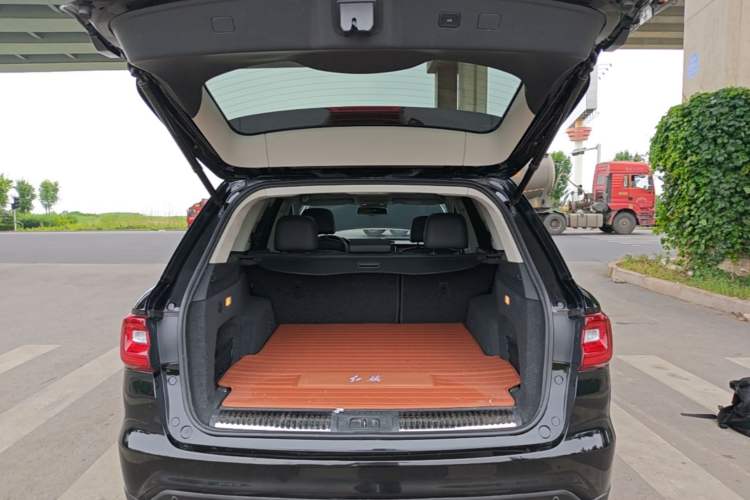 Used Hongqi HS7 2021 2.0T DCT Two-Wheel Drive Smart Connect Flagship Edition Trunk