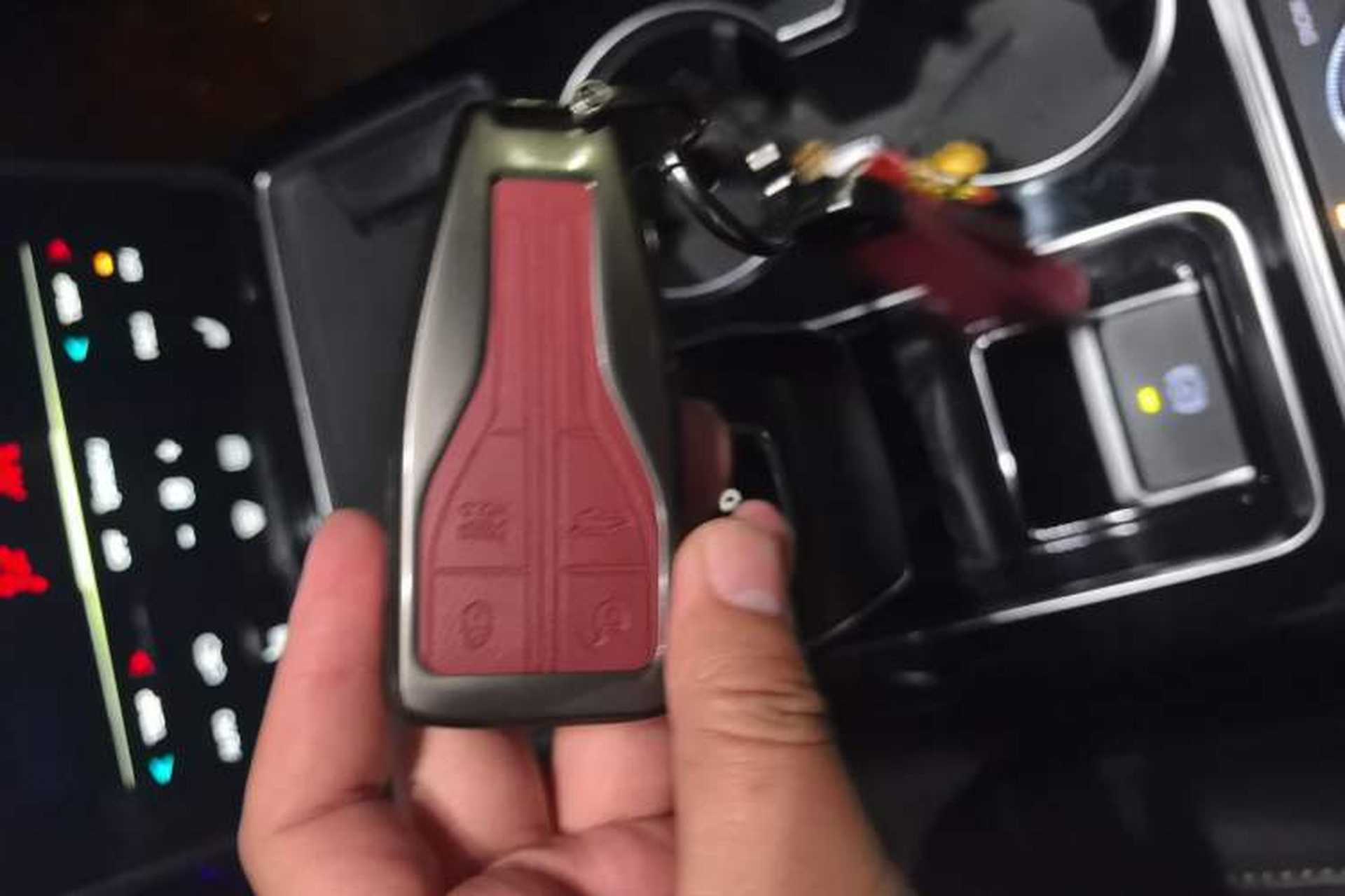 Used Hongqi HS7 2021 2.0T DCT Two-Wheel Drive Smart Connect Flagship Edition Vehicle Key