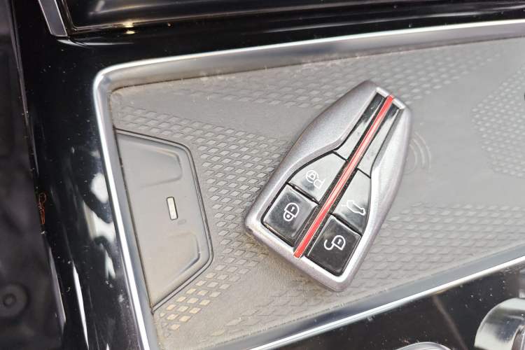Used Hongqi HS7 2021 3.0T Automatic All-Wheel Drive Smart Connect Flagship Edition Vehicle Key