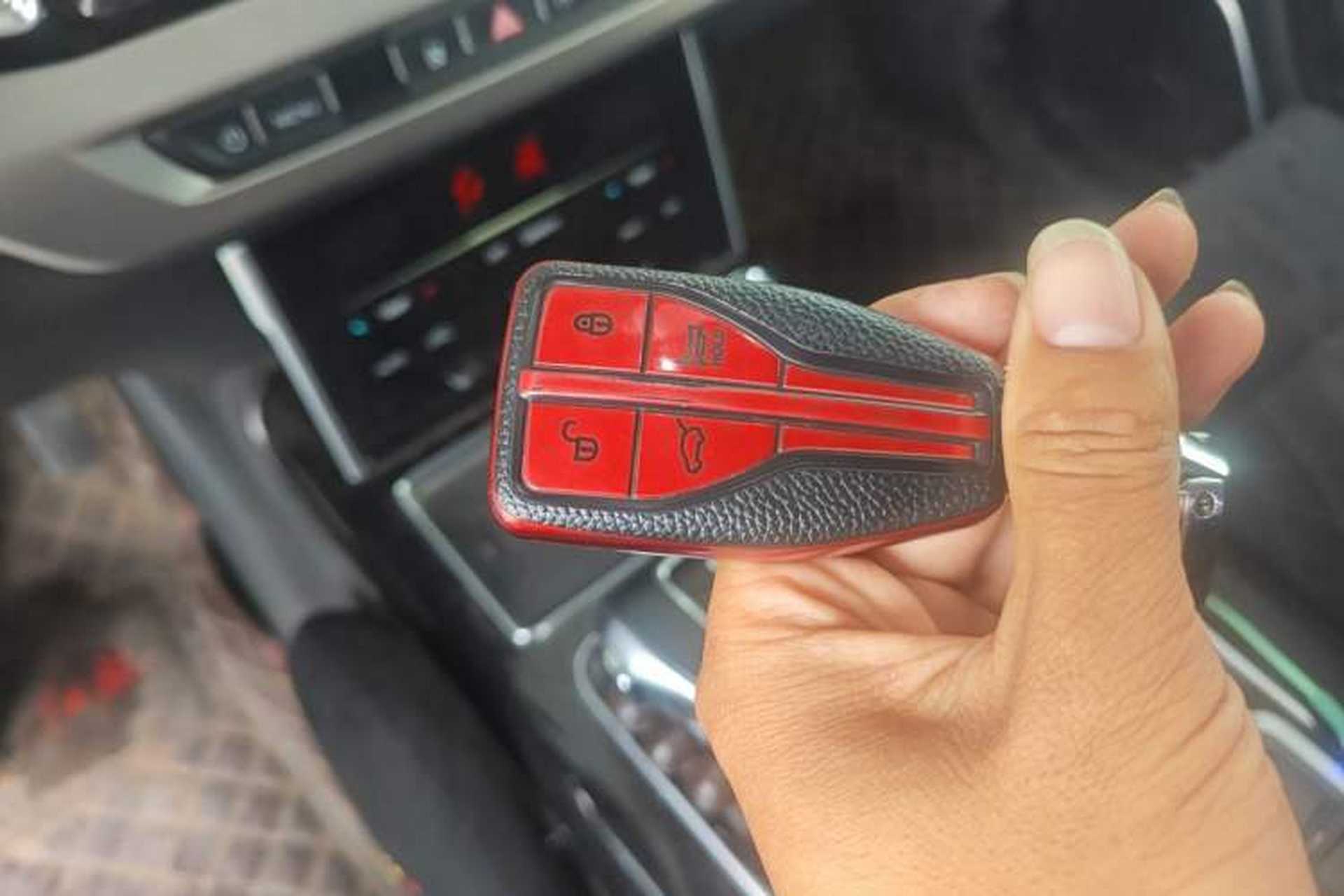 Used Hongqi HS7 2021 2.0T DCT Two-Wheel Drive Smart Connect Flagship Edition Vehicle Key