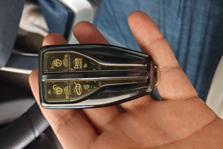 Used Hongqi HS7 2021 2.0T DCT Two-Wheel Drive Smart Connect Flagship Edition Vehicle Key